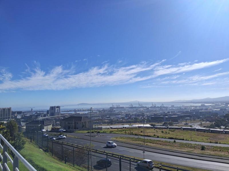 To Let 2 Bedroom Property for Rent in Vredehoek Western Cape